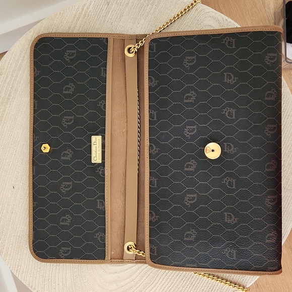 DIOR authenticated Christian Dior Honeycomb Chain Bag - Picture 3 of 10